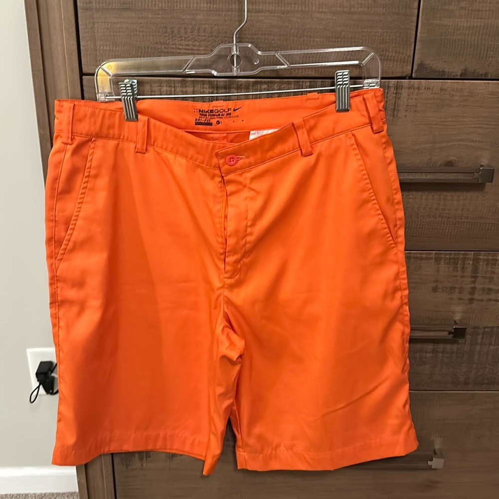 Men’s Nike Golf shorts Size 32 (medium)